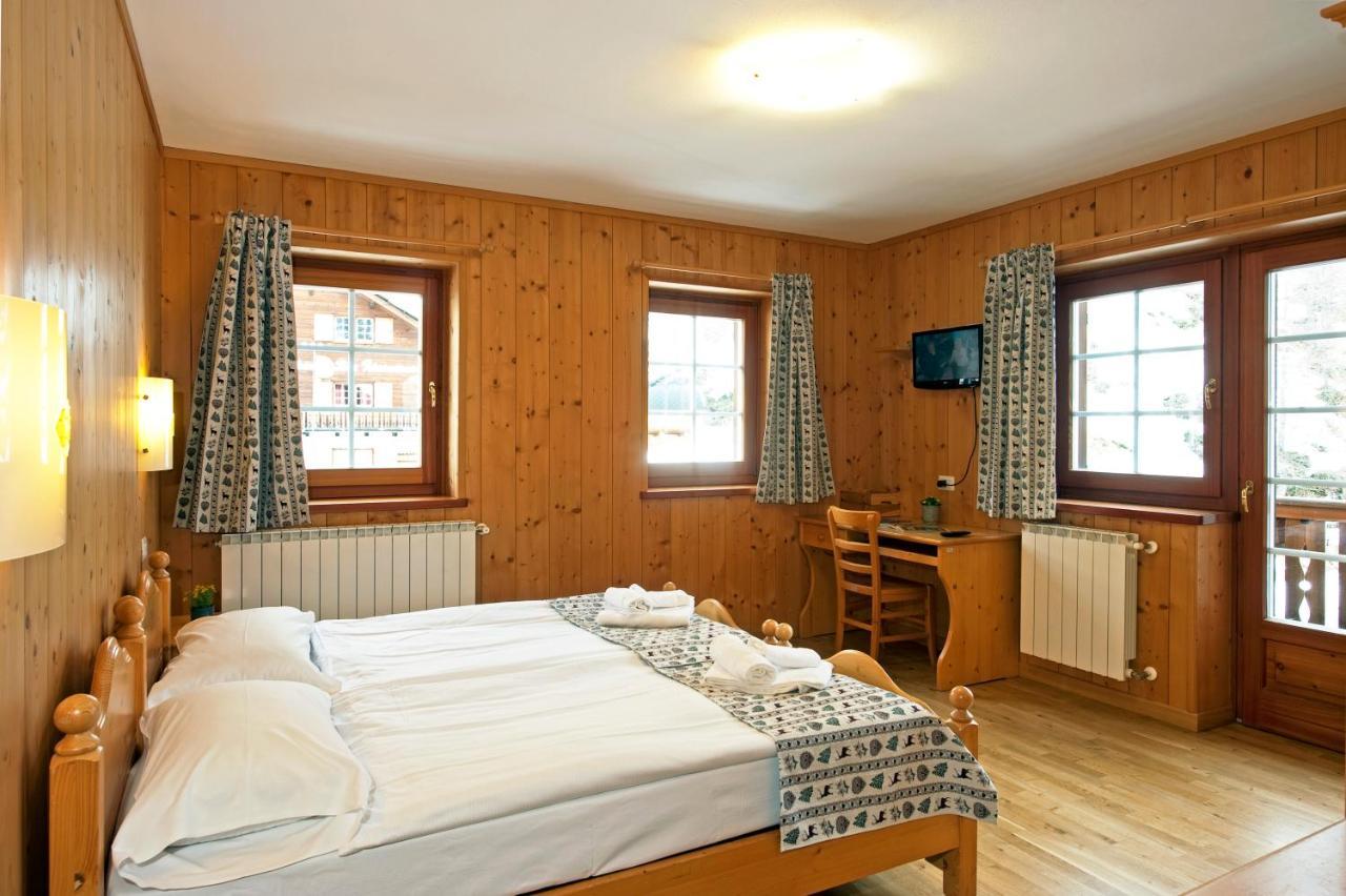 Aalts Dorf Hotel Riale  Buitenkant foto