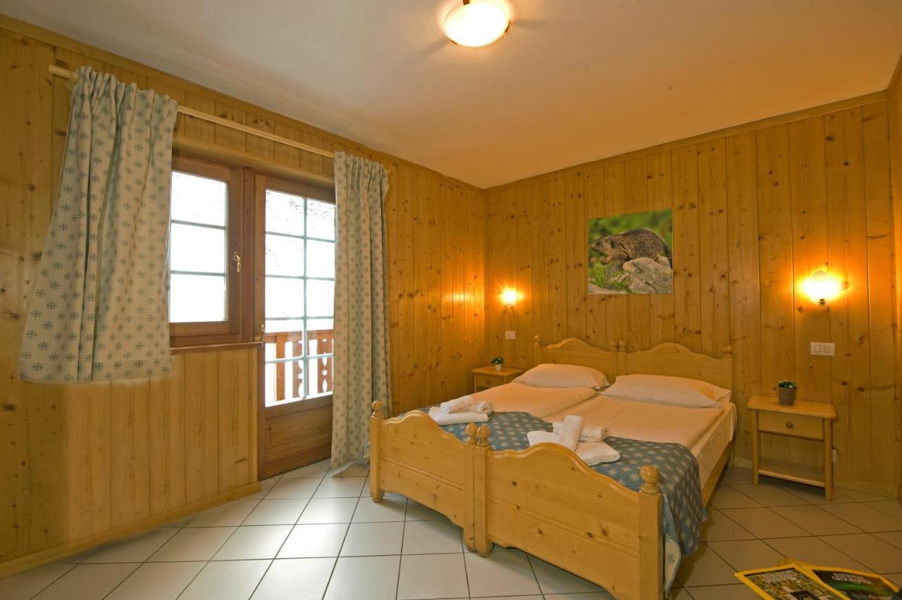 Aalts Dorf Hotel Riale  Buitenkant foto