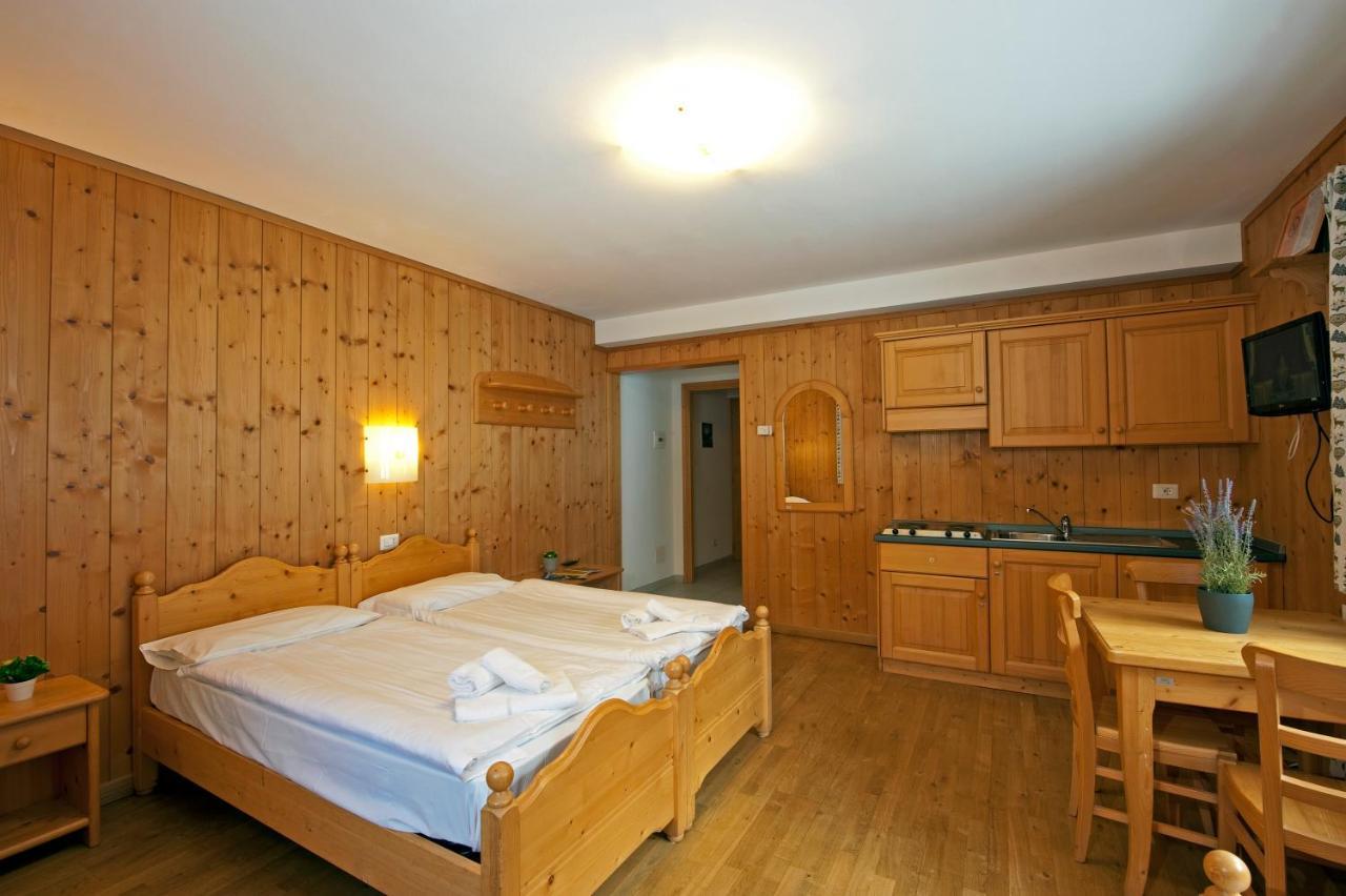 Aalts Dorf Hotel Riale  Buitenkant foto