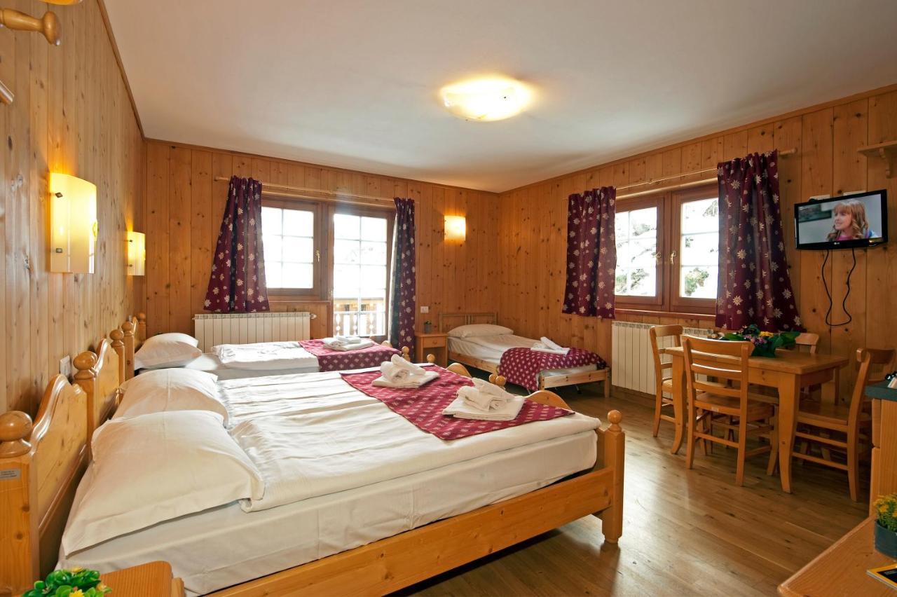Aalts Dorf Hotel Riale  Buitenkant foto