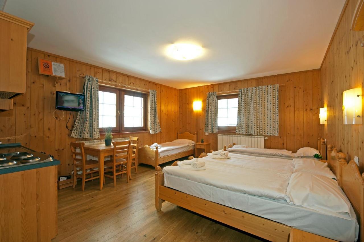 Aalts Dorf Hotel Riale  Buitenkant foto