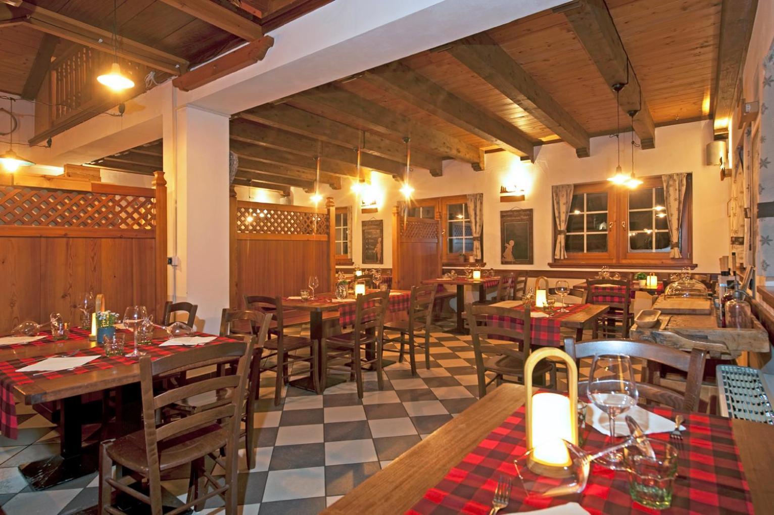 Aalts Dorf Hotel Riale  Buitenkant foto