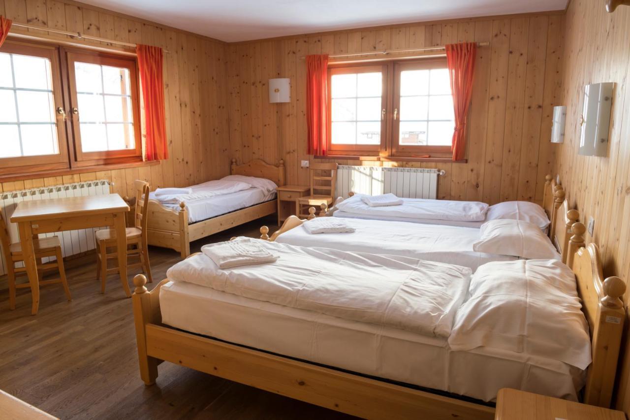 Aalts Dorf Hotel Riale  Buitenkant foto